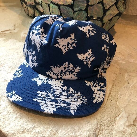 Oakley Blue White Floral Snapback Trucker hat - Picture 1 of 8